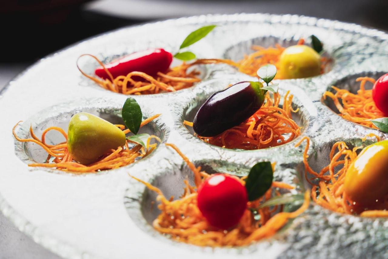 Hotel The Ritz-Carlton, Kuala Lumpur Exterior foto Canapés