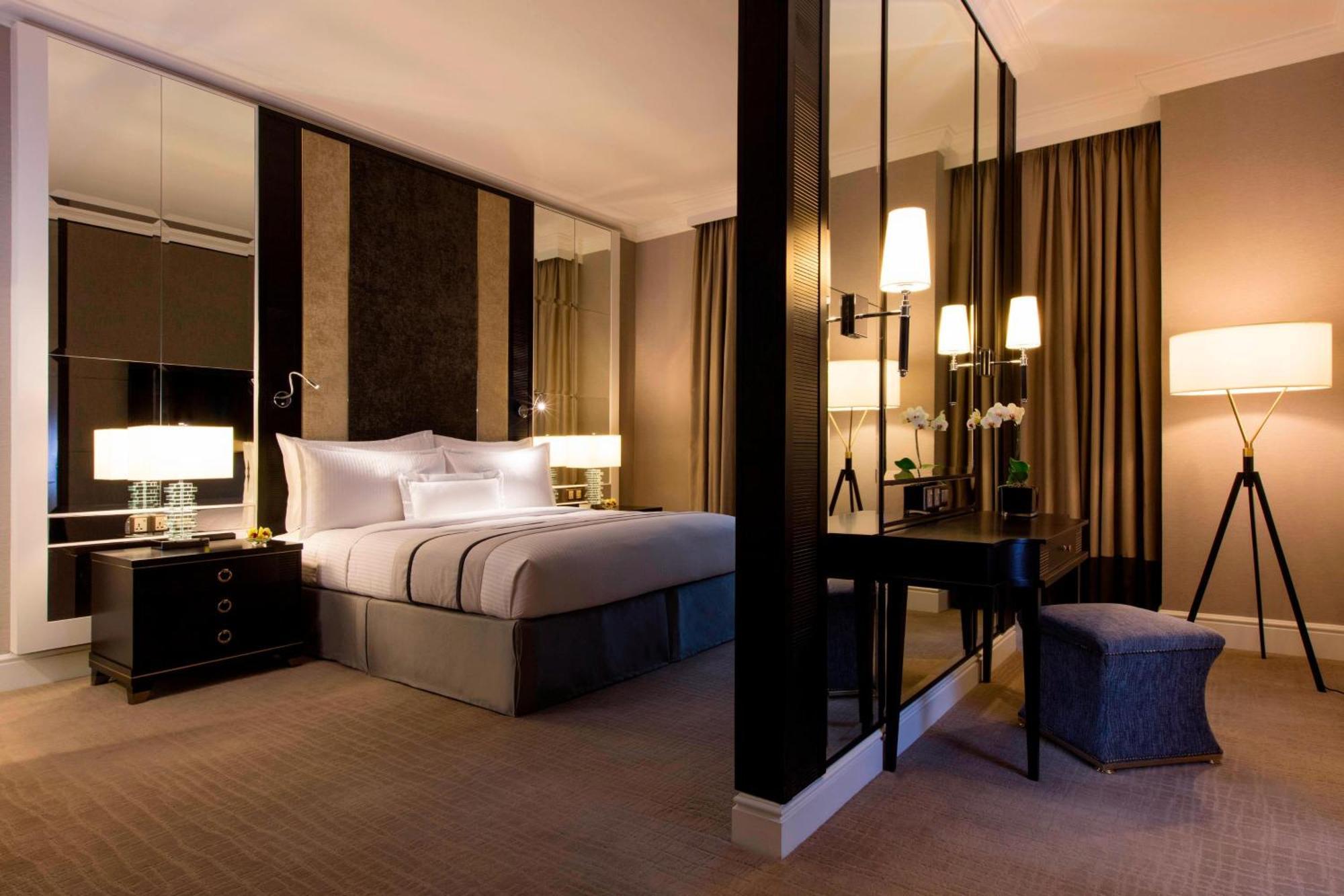Hotel The Ritz-Carlton, Kuala Lumpur Exterior foto A bedroom at The Hari
