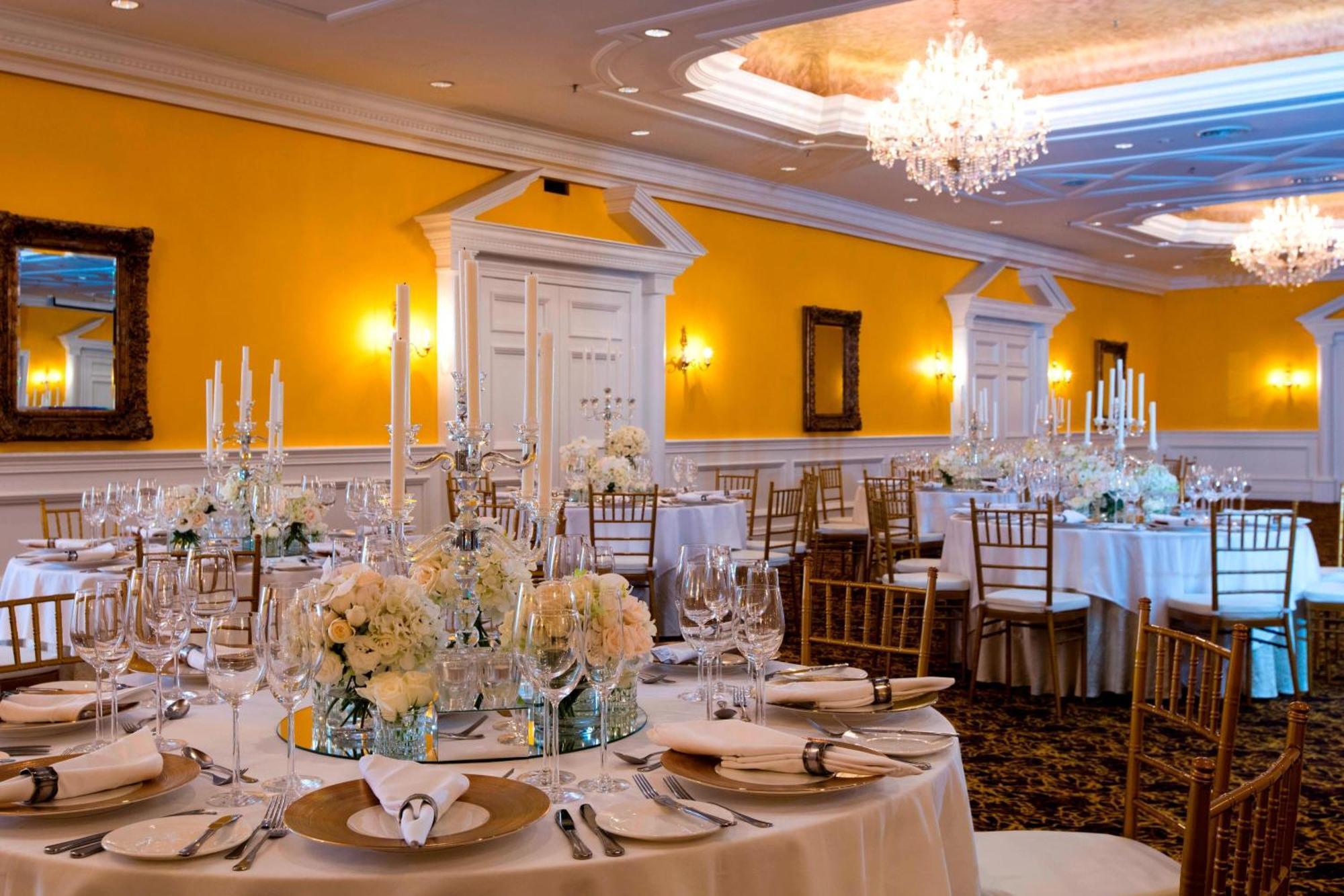 Hotel The Ritz-Carlton, Kuala Lumpur Exterior foto The ballroom at the Garden City Hotel